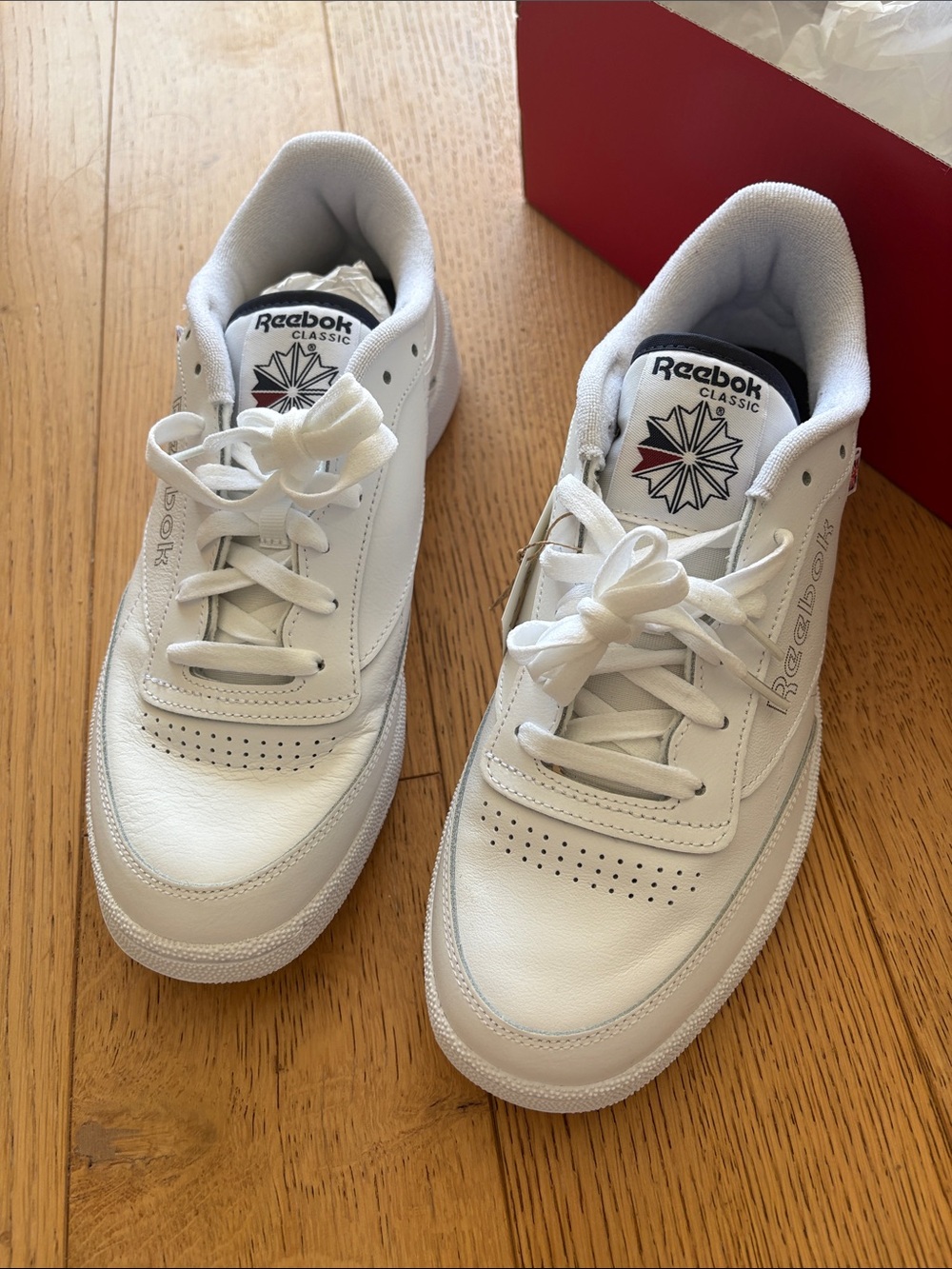 Reebok Men’s White Leather Low-Top Sneakers